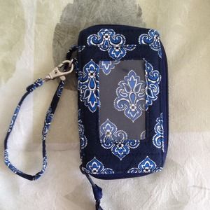 Vera/ Dooney Wristlet bundle