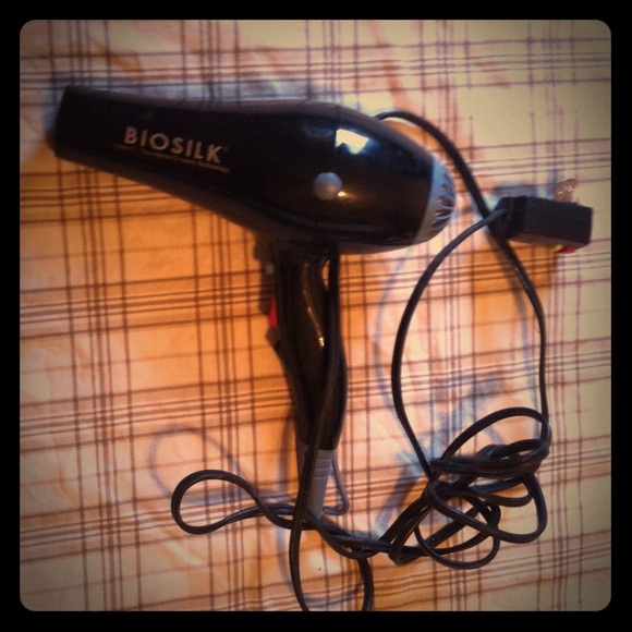 🚫SOLD🚫professional biosilk hair dryer
