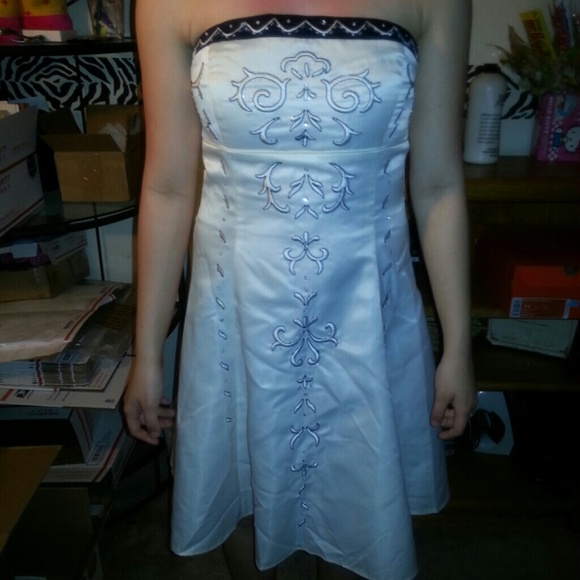 Beautiful white satin dress prom or other occasion