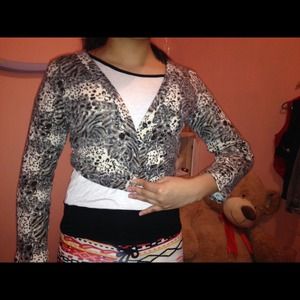 Cute cheetah gray print cardigan💢sale only today