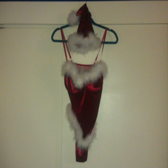 Red velvet xmas Lingerie. 20% off bundles.