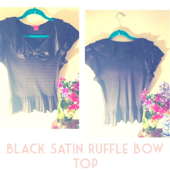 🎀SUNNY LEIGH BLACK SATIN BOW TOP🎀NWOT