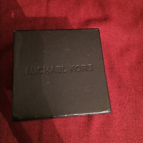 Michael kors 💯✔️ - Picture 3 of 3