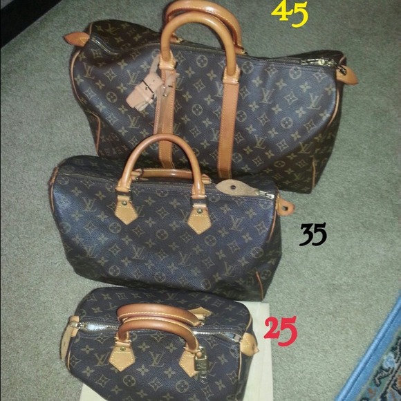Authentic Louis Vuitton speedys!