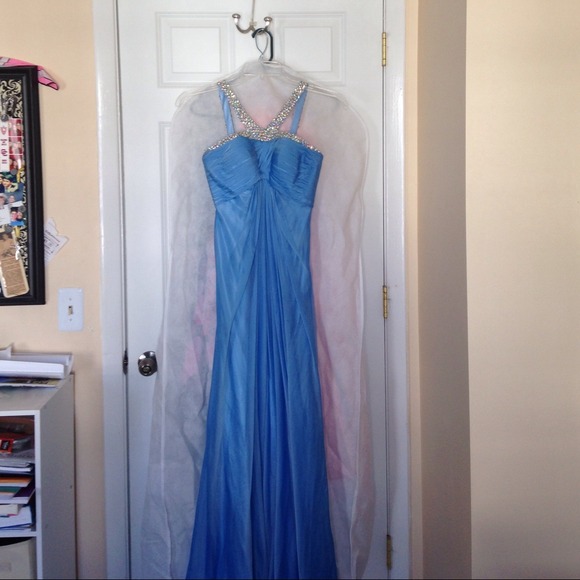 Prom dress! - Picture 3 of 4
