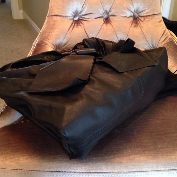 Valentino Premier Bow Hobo Bag - Picture 4 of 4