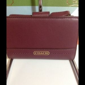 <SOLD> Authentic Coach Taylor leather wallet