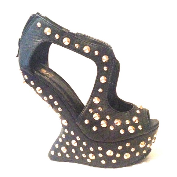 Black studded Wedges