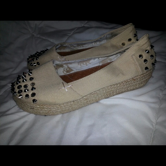 Shoes - Studded esparialles 8