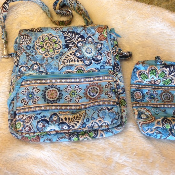 Vera Bradley messenger & makeup bags bundle