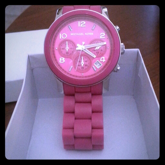 Micheal Kors watch (pink)