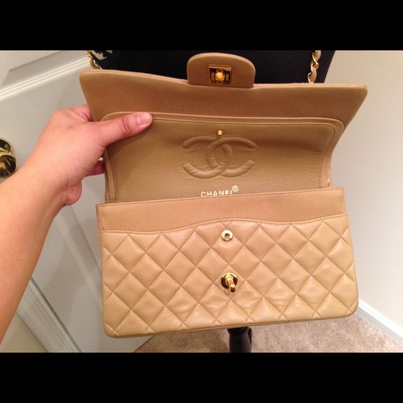 🚫SOLD!! Authentic Chanel Beige Double Flap GHW - Picture 2 of 4