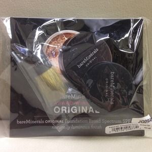 Bare Minerals Travel Set in Medium Tan BNWT