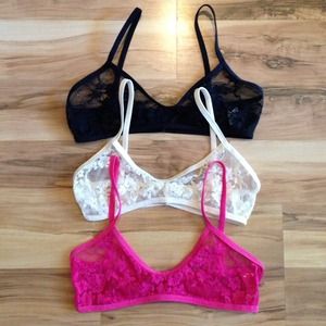 🚫SOLD🚫 American Apparel lace bras
