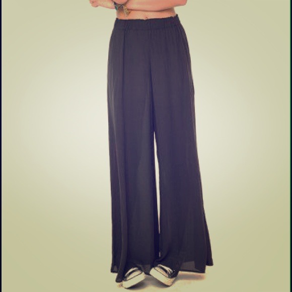 TRADED✋Brandy melville aarika pants.