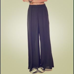 TRADED✋Brandy melville aarika pants.