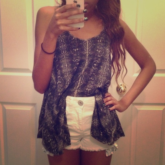 Black patterned top