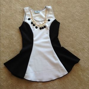 Black&white fashion top with attached necklace
