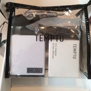 Temptu airbrush makeup system with blush