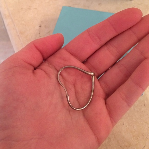 SOLD.Tiffany & Co Silver Elsa Peretti Open Heart - Picture 2 of 3
