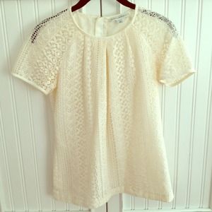 🎉HP🎉 Banana Republic Cream Lace Top, size 4P