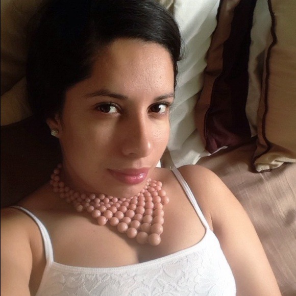 Coral Necklace Set - Picture 3 of 4