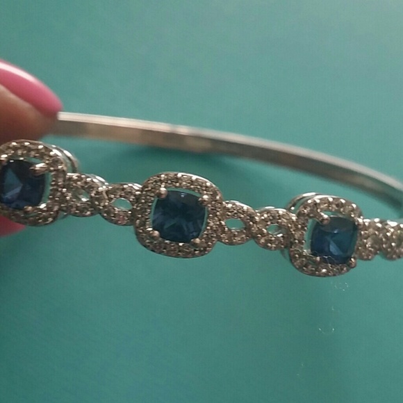 Blue sapphire and diamond bracelet