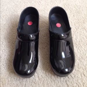 Dansko Black Patent Professional Clog