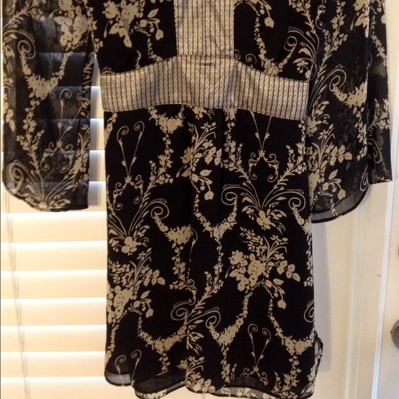 Gorgeous blouse by NY Collection-Sz S - Picture 2 of 4