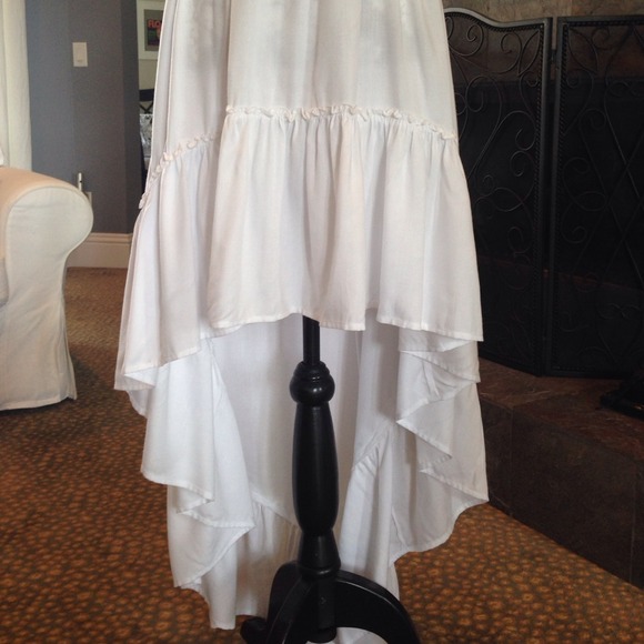 White High-Low Ruffle Dress - Picture 3 of 4