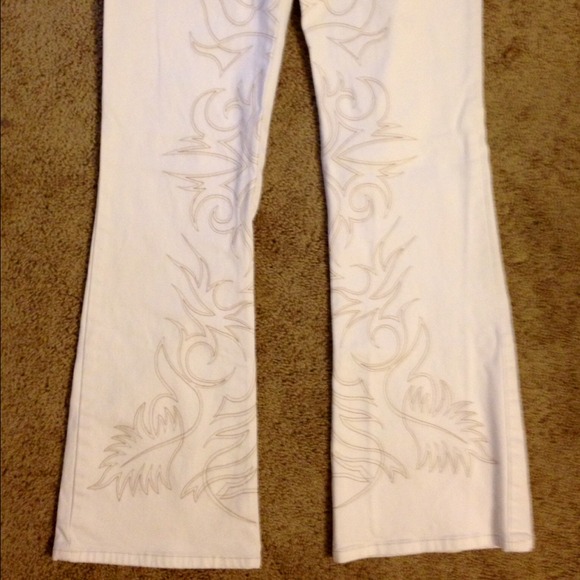 NWOT white jeans-AWESOME appliqué! Sz 11 - Picture 2 of 4