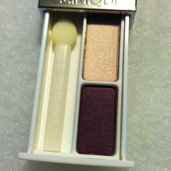 NWOT clinique eyeshadow duo - Picture 2 of 4