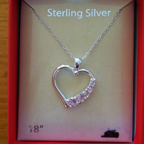 💖Sterling Silver heart necklace.