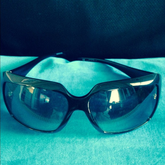 Authentic Gucci logo oversized sunglasses