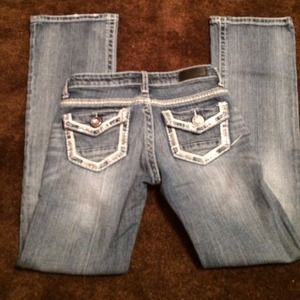 Day trip pants from buckle :)