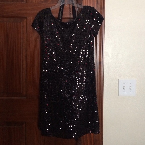 Cute dress!