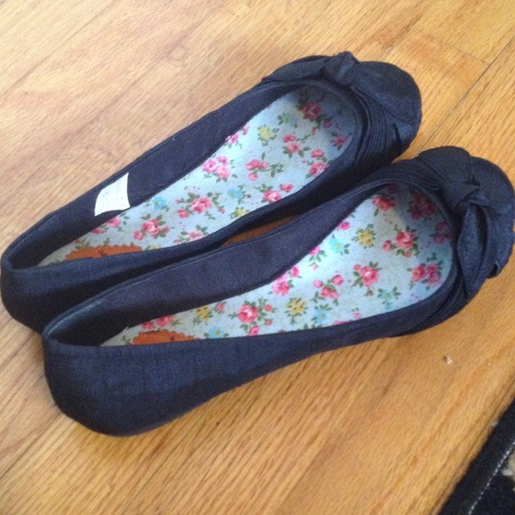 Black rocket dog flats