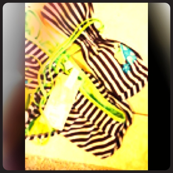 Cute bathing suit - Picture 1 of 3