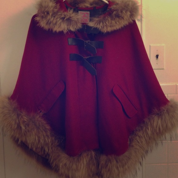 Mantle - Picture 1 of 2