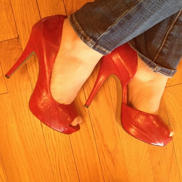 Barely worn Jessica Simpson Peep-toe Pumps