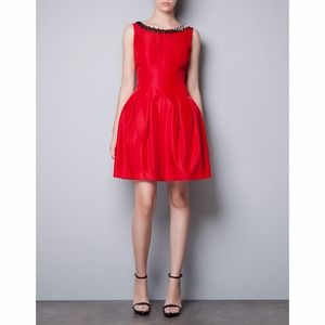 ❌SOLD❌ Zara Red Tulip Pleated Dress