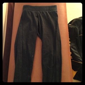 Mossimo Capri yoga pants