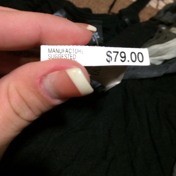 Beautiful GUESS dress - Picture 3 of 4