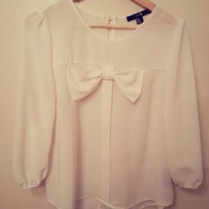 Cute ribbon blouse