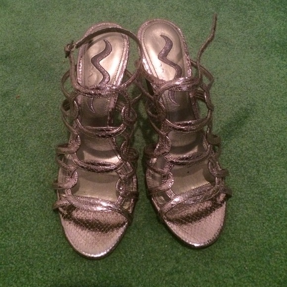 Nina pewter heels
