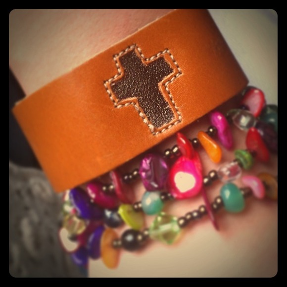 Accessories - ~🌸Leather Band w/Metallic Bronze Cross🌸~
