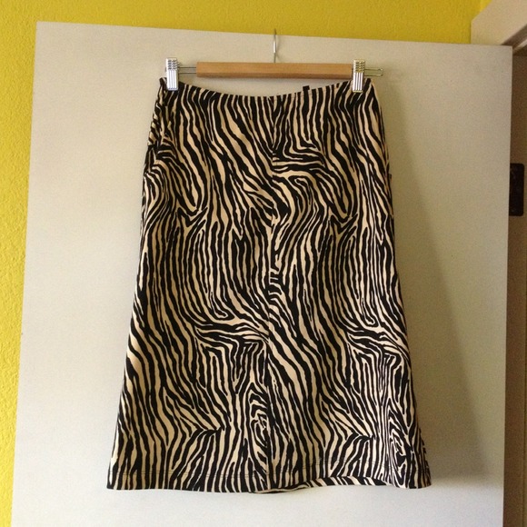 Betsy Johnson animal print skirt