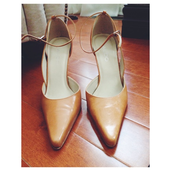 ALDO Shoes - • Aldo Brown Heels • 🎀