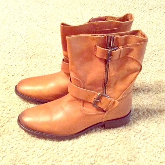 Zara Tan Boots BRAND NEW NEVER WORN!