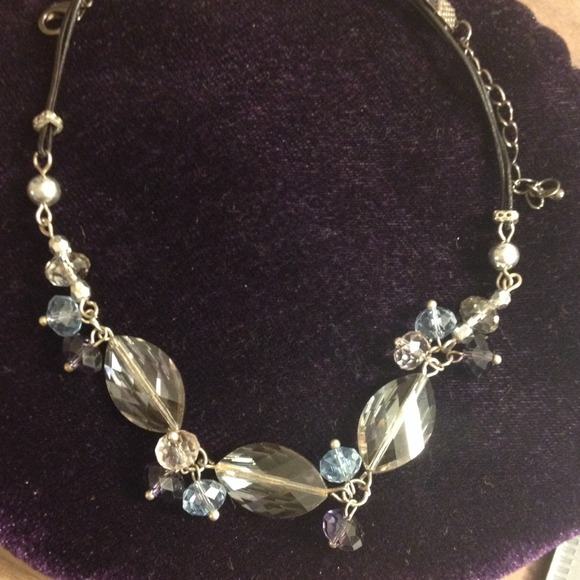 Crystal shape bead necklace